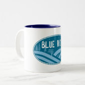 Blue Ridge Mountains im Freien Zweifarbige Tasse (Vorderseite Links)