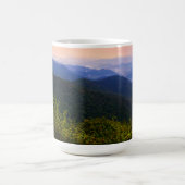 Blue Ridge Mountains Landschaftliche Aussicht Verwandlungstasse (Zentrum)