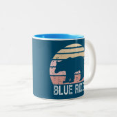 Blue Ridge Retro Bär Zweifarbige Tasse (VorderseiteRechts)