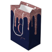Blue Rose Gold Sparkle Glitzer Tropfen Monogram Mittlere Geschenktüte (Vorderseite Schrägansicht)