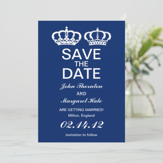 Blue Royal Couple Save the Date Einladung (Stehend Vorderseite)