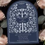 Blue Royal Mittelalterlicher Silberschwert Hochzei Einladung<br><div class="desc">Set den Ton für deine mittelalterliche Fantasy-Hochzeit mit einem kühnen Bogen-Einladung-Design - ein großes silbernes Schwert umgeben von Blumen vor blauem Hintergrund. Ideal für Paare,  die von einer epischen,  romantischen Feier träumen. Machen Sie Ihre Liebe von Anfang an legendär! HINWEIS: Das Silber in diesem Design ist NICHT real Folie.</div>