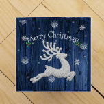 Blue Rustic Christmas Rentier Weingeschenkbox Weinbox<br><div class="desc">Geschenke etwas Weihnachtsgeist in dieser Urlaubssaison mit dieser festlichen Blue Rustic Weihnachtsweinschenkbox. Die Geschenkboxen ist mit einem blauen rustikalen Holzfußboden versehen,  der mit einem Weihnachtsrentier mit abfallenden Schneeflocken geschmückt ist. Mit diesem Design sind auch zusätzliche Geschenk- und Urlaubsartikel erhältlich.</div>