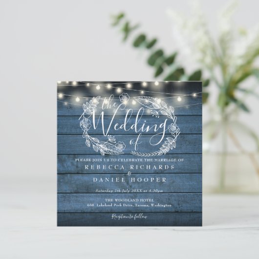 Blue Rustic Holz String Lights Square Hochzeit Einladung (Stehend Vorderseite)