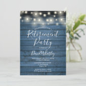 Blue Rustic Wood String Lights Retirement Party Einladung (Stehend Vorderseite)