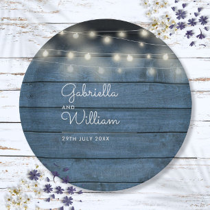 Blue Rustic Wood String Lights Script Hochzeit Pappteller
