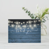Blue Rustic Wood String Lights Script Wedding Dankeskarte (Stehend Vorderseite)