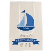 Blue Sailboat, Schönheitsbabydusche Mittlere Geschenktüte (Rückseite)