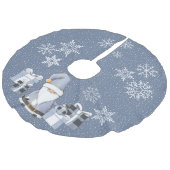 Blue Santa Gnome mit Geschenken Leinenimitat Weihnachtsbaumdecke (Schrägansicht)
