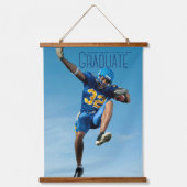 Blue Script Graduate Foto Athlete Abschluss Wandteppich Mit Holzrahmen (Vorderseite)
