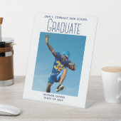 Blue Script Graduate Foto Sporty Graduation Party Sockelschild (In SItu)