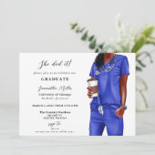 Blue Scrubs Nurse Foto Sie tat es Abschluss Einladung (Stehend Vorderseite)