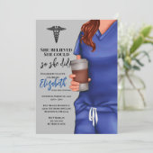 Blue Scrubs Nursing School Abschluss Einladung (Stehend Vorderseite)