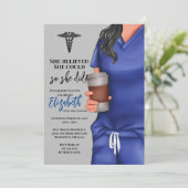 Blue Scrubs Nursing School Abschluss Einladung (Stehend Vorderseite)