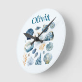 Blue Seashell Wall Clock | Custom Name Runde Wanduhr (Winkel)