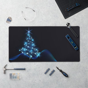 Blue Shine of Stars on Christmas Tree Dark Schreibtischunterlage