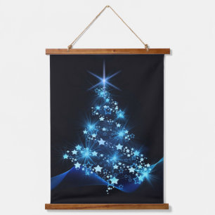 Blue Shine of Stars on Christmas Tree Dark Wandteppich Mit Holzrahmen