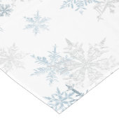 Blue Silver Gray Snowflake Winter Wonderland Kurzer Tischläufer (Ecke)