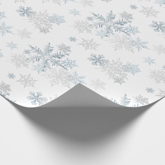 Blue Silver Gray Snowflake Wonderland Geschenkpapier (Ecke)