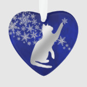 Blue Silver Snowflake Playful Cat Ornament (Vorderseite)