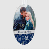 Blue Silver Snowflake Verheiratet & Frohe Weihnach Ornament (Vorderseite)