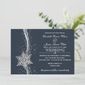 Blue Silver Snowflakes Winterhochzeit Einladungen (Stehend Vorderseite)