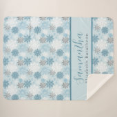 Blue & Silver Winter Snowflake Personalisierter Na Sherpadecke (Vorderseite (Horizontal))