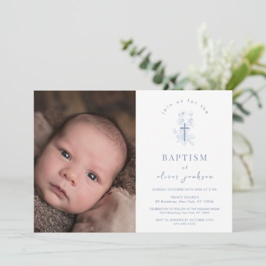 Blue Simple Blume Cross Boy Foto Taufe Einladung (Stehend Vorderseite)