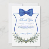 Blue Simple Bow Eucalyptus Wappen Boy Baby Dusche Dankeskarte (Vorderseite)