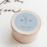 Blue Simple Minimal Monogram Botanical Wedding Runder Aufkleber<br><div class="desc">Der Blue Simple Minimal Monogram Botanical Wedding Classic Round Sticker zeigt Ihre Initialen rund um eine botanisch zeichnend Linie,  sowie ein klassisch modernes Layout.</div>