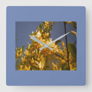 Blue Skies Floral Quadratische Wanduhr