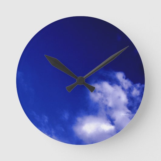 Blue Sky Einzigartig Chic Moderner Minimal Runde Wanduhr (Vorderseite)