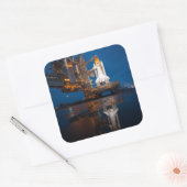 Blue Sky for Space Shuttle Atlantis Start Quadratischer Aufkleber (Umschlag)