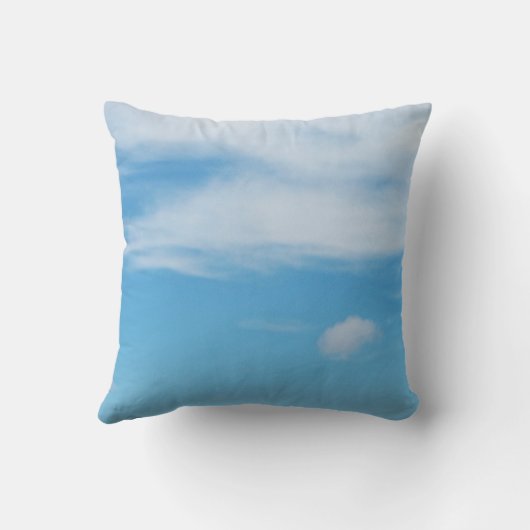 Blue Sky Light Fluffy Clouds Fotografy Beach Kissen (Rückseite)