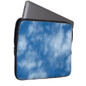 Blue Sky mit Wolken-Naturfotografie Laptopschutzhülle (Vorne Rechts)