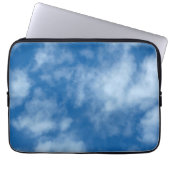 Blue Sky mit Wolken-Naturfotografie Laptopschutzhülle (Vorderseite)