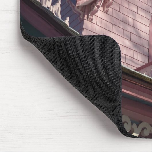Blue Sky Pink Roofline - Martha's Vineyard Mousepad (Ecke)