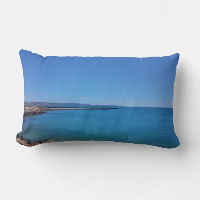 Blue Sky und Ocean Landscape Throw Kissen (Vorderseite)
