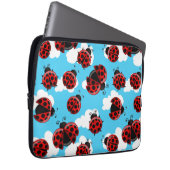 Blue Sky White Clouds Red Ladybug Käfer Laptopschutzhülle (Vorne Rechts)
