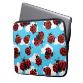 Blue Sky White Clouds Red Ladybug Käfer Laptopschutzhülle (Vorderseite Links)