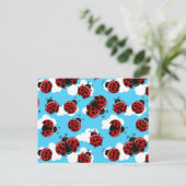 Blue Sky White Clouds Red Ladybug Käfer Postkarte (Stehend Vorderseite)