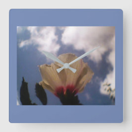Blue Sky White Rose Quadratische Wanduhr