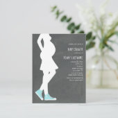 Blue Sneakers Baby Bump Baby Dusche Einladung (Stehend Vorderseite)