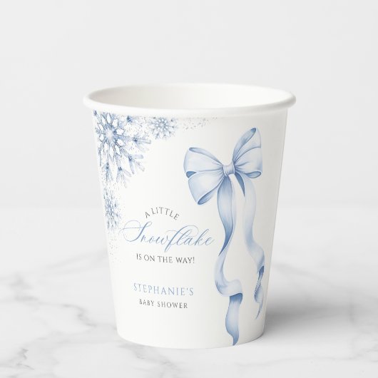 Blue Snowflake Baby Dusche Pappbecher (Rückseite)