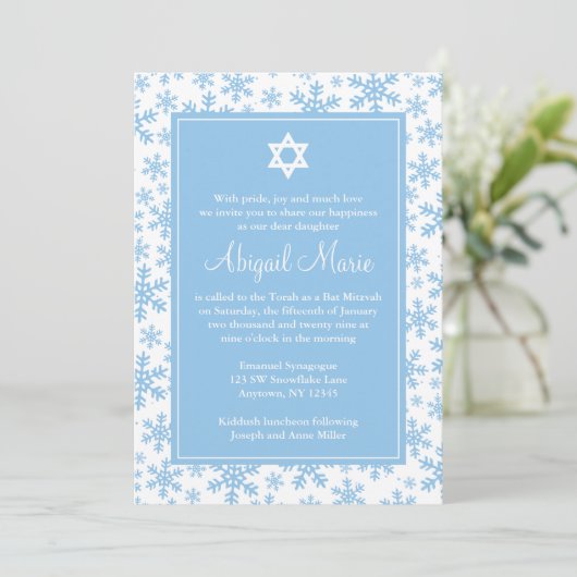 Blue Snowflake Border Star von David Bat Mitzvah Einladung (Stehend Vorderseite)