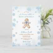 Blue Snowflakes Gingerbread Baby Sprinkle Einladung (Stehend Vorderseite)