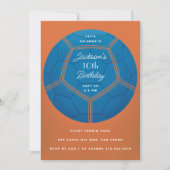 Blue Soccer Ball Geburtstagsparty Einladung (Vorderseite)