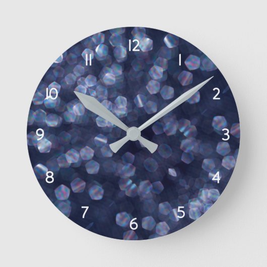 Blue Sparkle Bokeh Lights Runde Wanduhr (Vorderseite)
