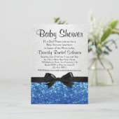 Blue Sparkle-Look Bow Boy's Baby Shower Einladung (Stehend Vorderseite)