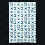 Blue Squares in Blue Squares auf blauen Plätzen Handtuch<br><div class="desc">Mitte des Jahrhunderts Moderne Quadrate auf Plätzen. Eine schöne Ergänzung zu Ihrem Alltag oder in einer Küche inspirierten Geschenkkorb für Hanukkah. Ein schönes Handtuch,  das in der Küche als Küchentuch oder als Dekorationsstück hart für Sie arbeitet.</div>
